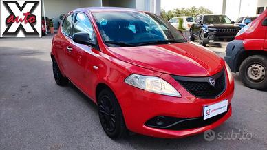 Lancia y Silver 1.0 Hybrid 70 CV