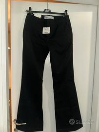 Pantaloni chino flare donna bershka