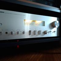 Yamaha A-S2100 amplificatore integrato.