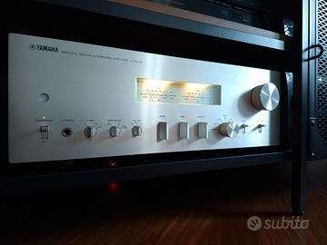 Yamaha A-S2100 amplificatore integrato.