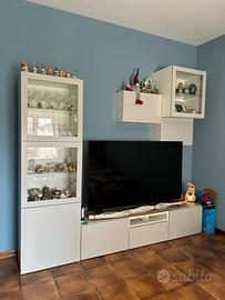 Mobile Tv Ikea con vetrine e pensili- 240cm