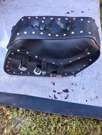 Borsa pelle moto borchie