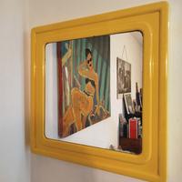 Specchio SALC anni ’80 in PVC giallo Design Cantu