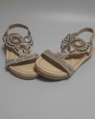 Sandali estivi con strass e zeppa bassa n. 39  