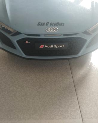 auto giocattolo elettrica
