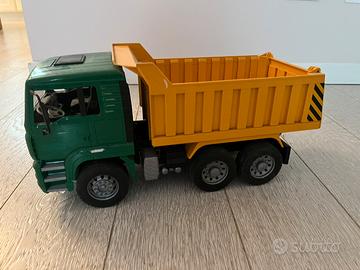 Bruder camion giallo