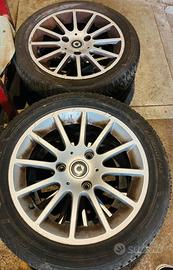 Gomme auto