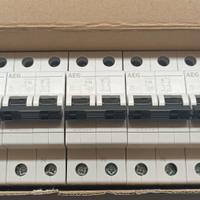 5 INTERRUTTORI MAGNETOTERMICI AEG 32 A 4500 P+N DG
