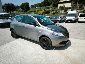 Lancia Ypsilon 0.9 TwinAir 85 CV 5 porte Metano Ec