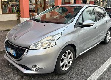 Peugeot 208 1.2 benz - Garanzia 12 Mesi