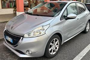 Peugeot 208 1.2 benz - Garanzia 12 Mesi