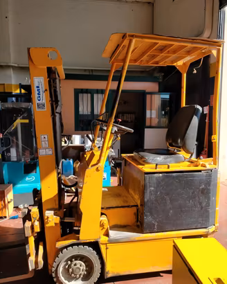 Carrello elevatore elettrico marca Cesab portata 1