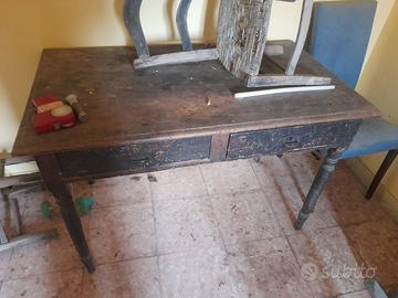 armadio baule, tavolo