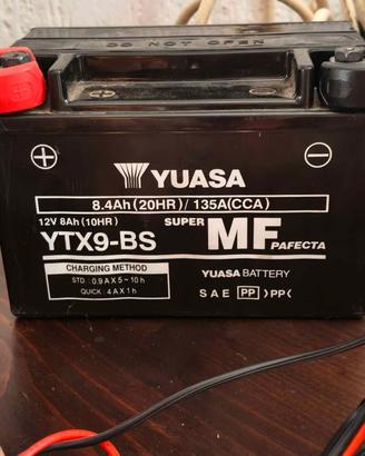 Batteria moto Yuasa YTX9 BS 12v 8ah originale