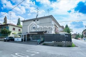 Casa indipendente + negozio