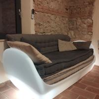 Divano di design illuminato