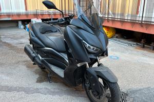 Yamaha XMAX 300