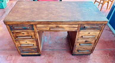 Scrivania cattedra in legno vintage