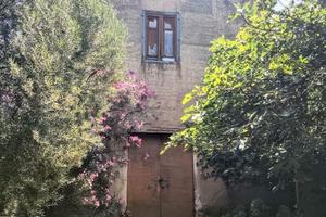Casale primi del 900"di mq 150con mq 3900 giardino