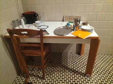 Tavolo legno e bianco