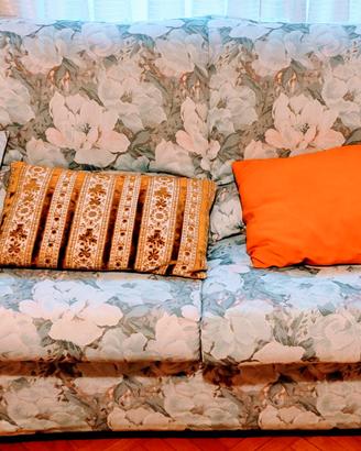 Coppia Divani con Design Floreale in Stile Retrò