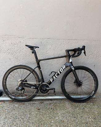 Factor Ostro Gravel (Zipp-ForceAXS-CeramicSpeed)