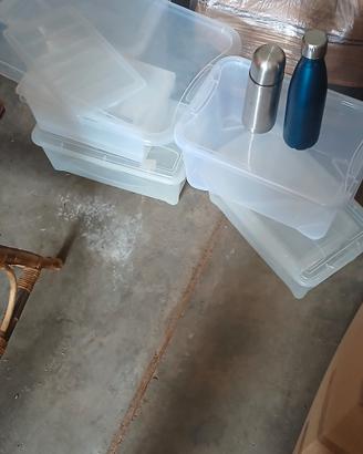 contenitori in plastica