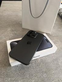 Apple iPhone 15 Pro (128 GB) - Titanio nero