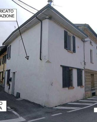 Immobile in asta di 130 m² con 3 locali e box auto