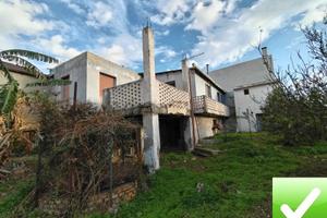 Immobile Indipendente 350 Mq + Giardino 1.025 Mq