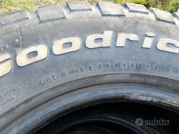gomme 235/85/26