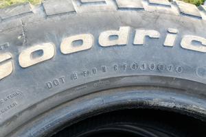 gomme 235/85/26