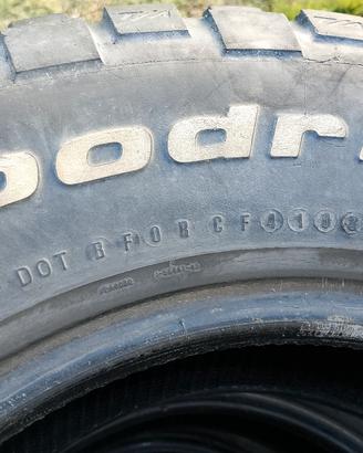 gomme 235/85/26