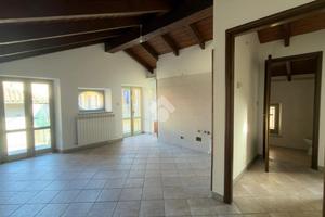 2 LOCALI A CRESCENTINO
