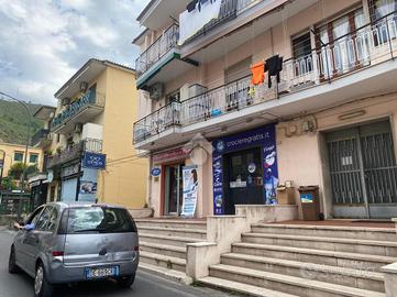 NEGOZIO A POZZUOLI