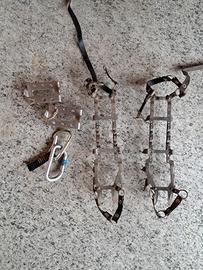 ramponi da ghiaccio e moschettoni