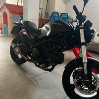 Ducati Monster 695