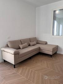 Divano angolare con chaise longue