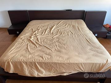 Letto matrimoniale + comodini