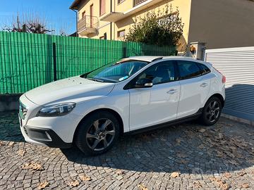 Volvo v40 cross country