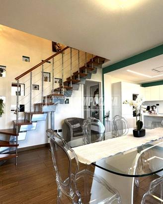 INCANTEVOLE APPARTAMENTO BILIVELLO!