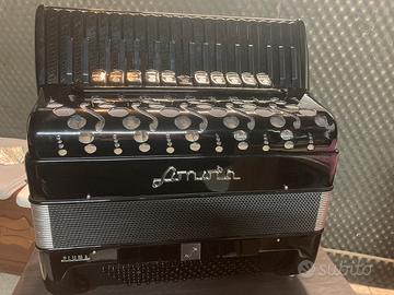 fisarmonica sonola piuma