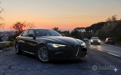 Alfa Giulia 2.2 180cv nero vulcano
