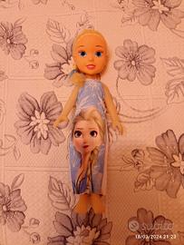 Bambola Elsa 33 cm con la canzone di Elsa 