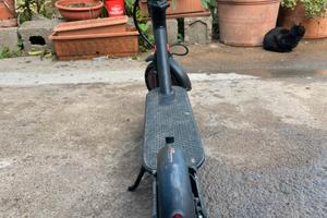 Monopattino elettrico funzionante