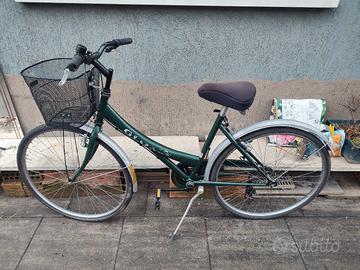 Bicicletta da donna completissima. 