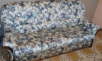 Divano letto e 2 poltrone