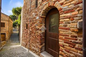 CASA SEMINDIPENDENTE A COLONNELLA