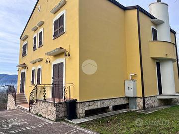 BIFAMILIARE A MONTESARCHIO