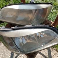 2 Fari anteriori dx e sx Opel Zafira prima serie